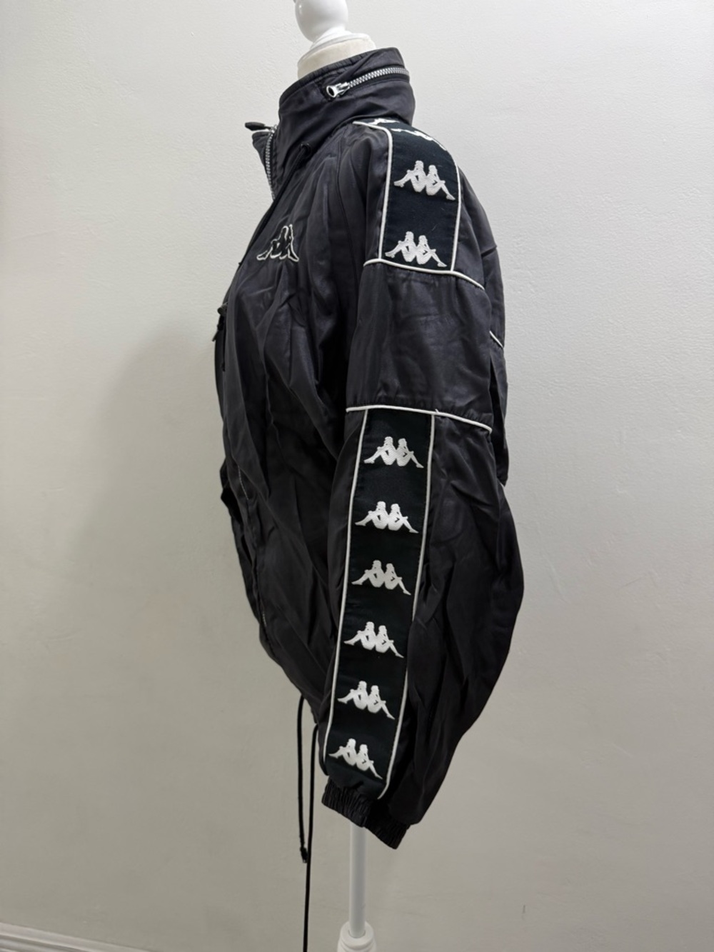 Kappa Italia 90s Vintage Black Windbreaker with White Logo Tape EUC SIZE M - Picture 3 of 9